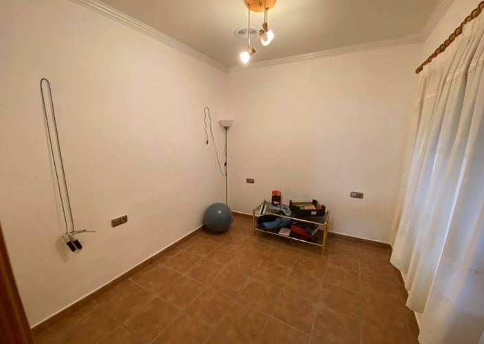 Image No.21-5 Bed Townhouse for sale