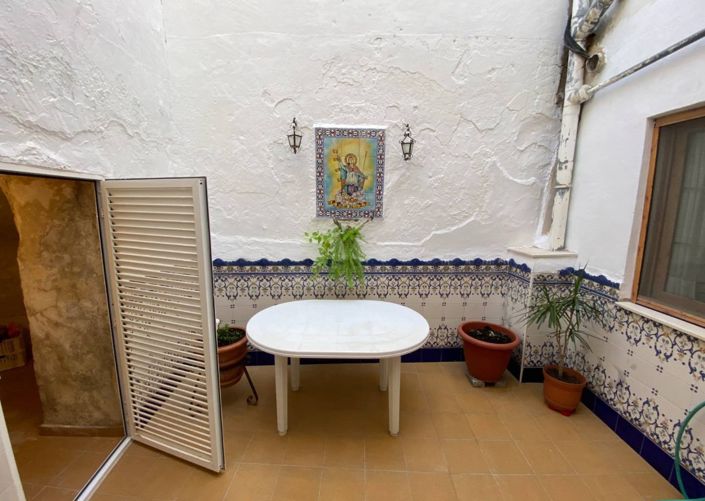 Image No.23-5 Bed Townhouse for sale