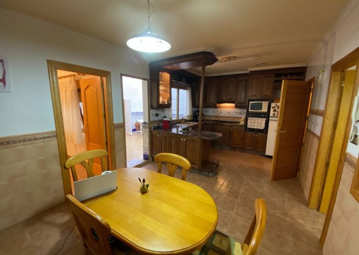 Image No.9-5 Bed Townhouse for sale