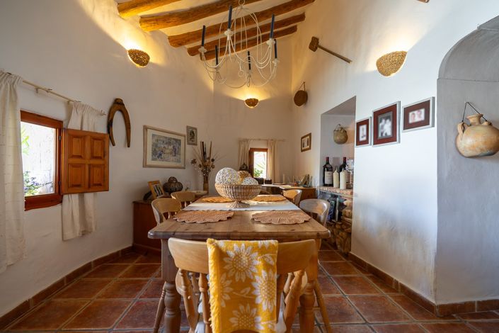 Image No.15-3 Bed Country House for sale