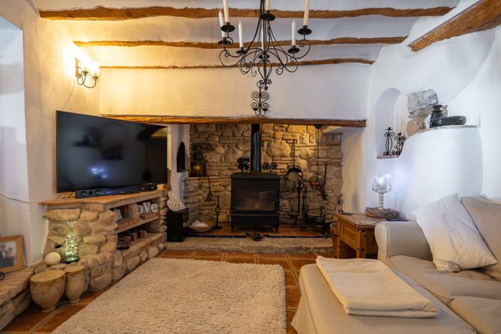 Image No.19-3 Bed Country House for sale