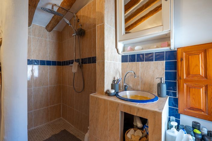 Image No.30-3 Bed Country House for sale