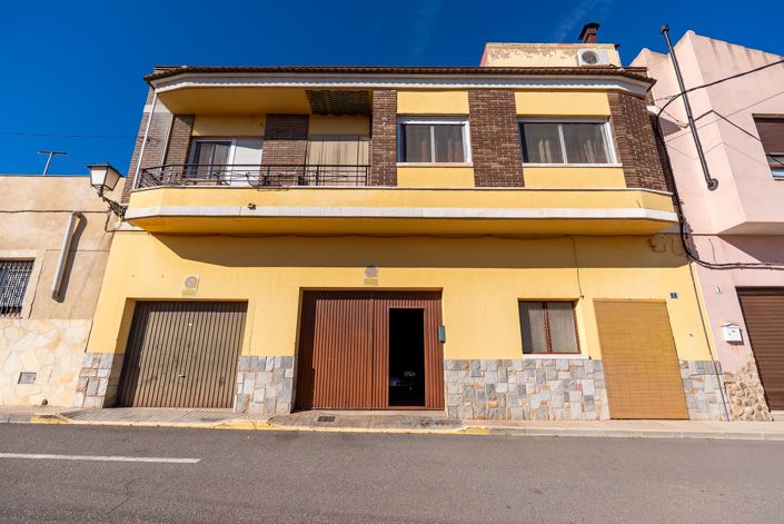 Image No.2-Casa adosada con 4 dormitorios en venta