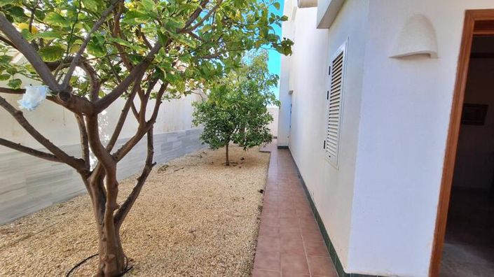 Image No.8-4 Bed Villa for sale