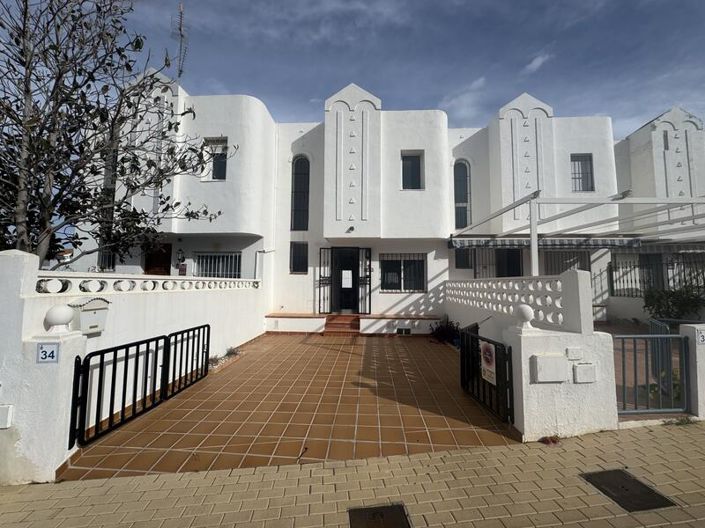 Image No.6-3 Bed Townhouse for sale