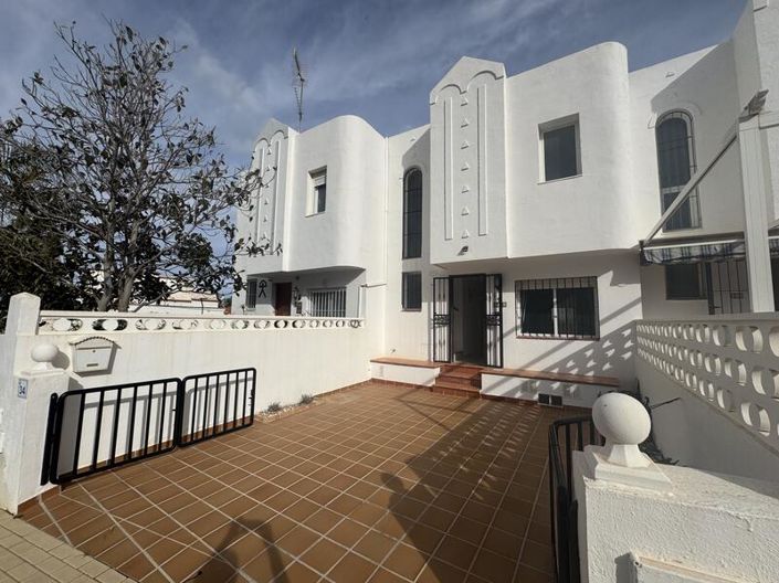 Image No.7-3 Bed Townhouse for sale