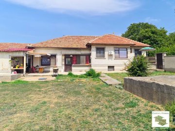 1 - Polski Trambesh, House