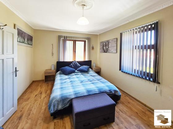 Image No.15-3 Bed House for sale