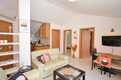 Comfortable-two-bedroom-apartment-on-the-waterfront-in-Stoliv--Kotor--13829--3-