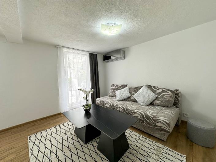 Image No.3-4 Bed House for sale