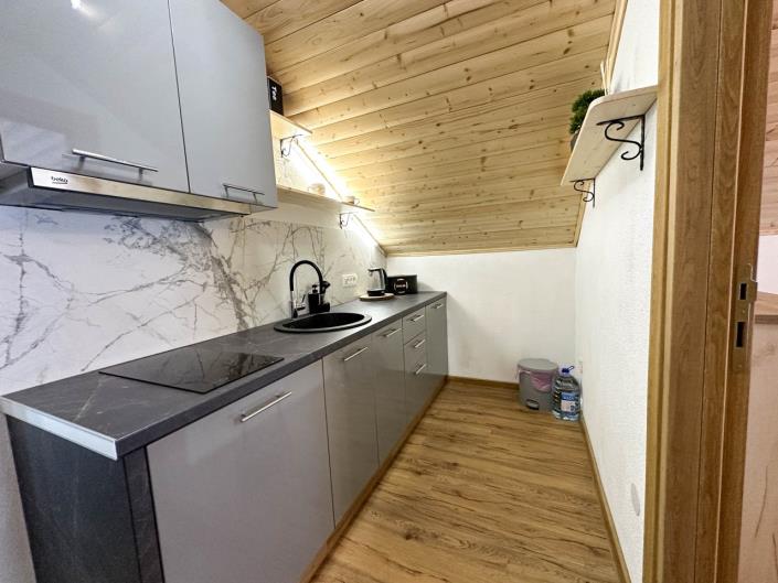 Image No.16-4 Bed House for sale