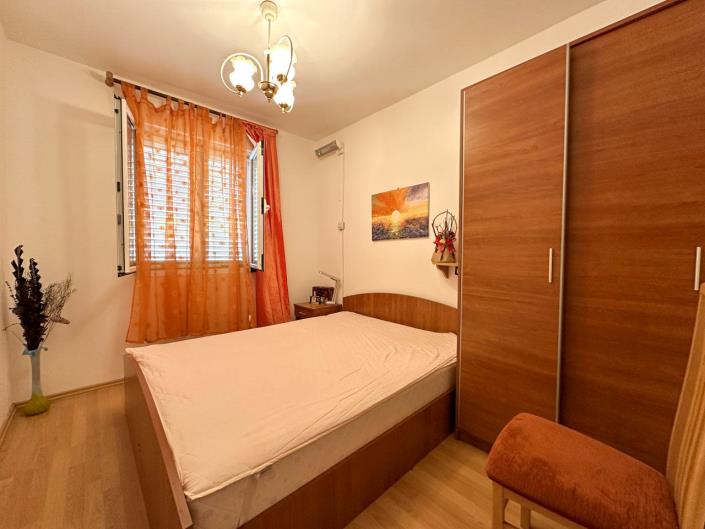 Image No.12-5 Bed House for sale