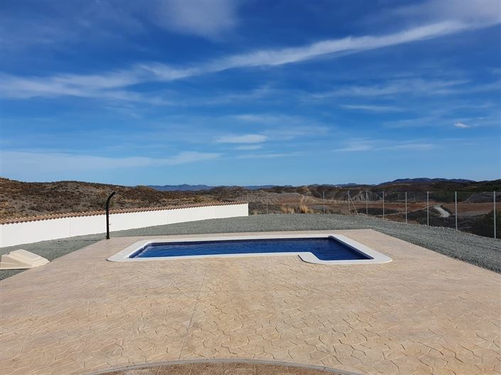 Image No.2-5 Bed Villa for sale