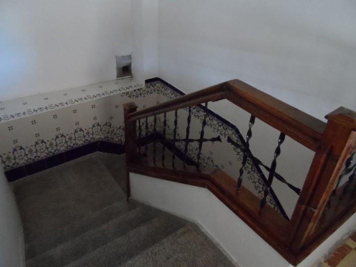 Image No.5-9 Bed Property for sale