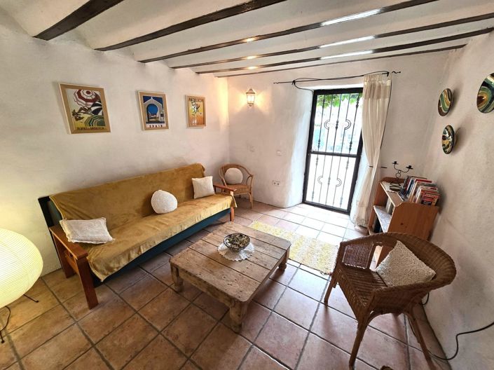 Image No.7-6 Bed Property for sale