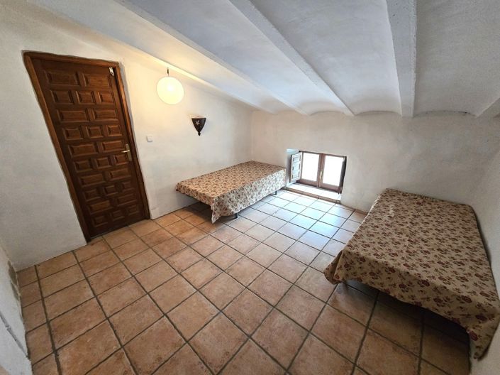 Image No.11-6 Bed Property for sale