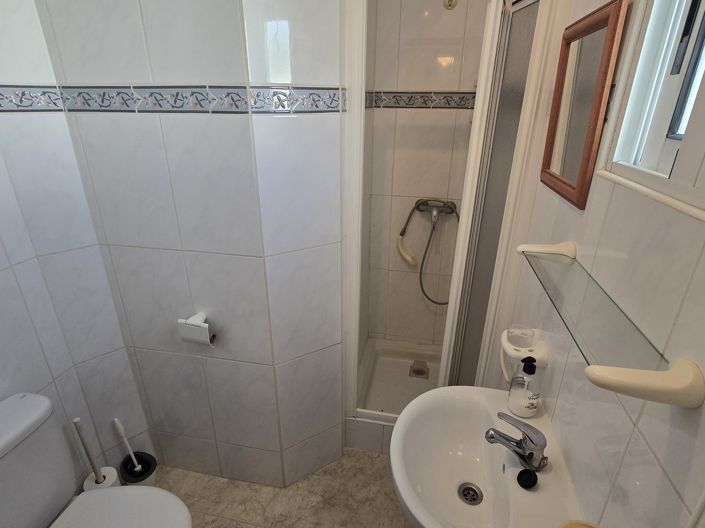 Image No.18-3 Bed Apartment for sale