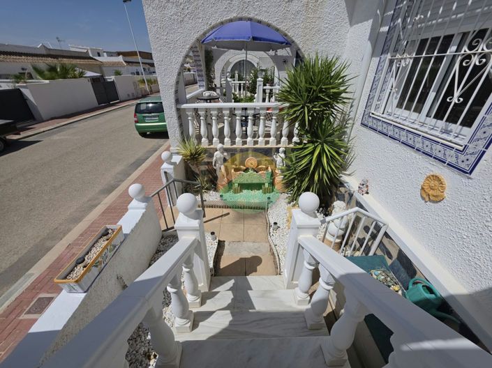 Image No.4-2 Bed House for sale