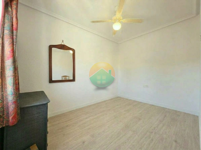Image No.16-2 Bed Semi-Detached for sale
