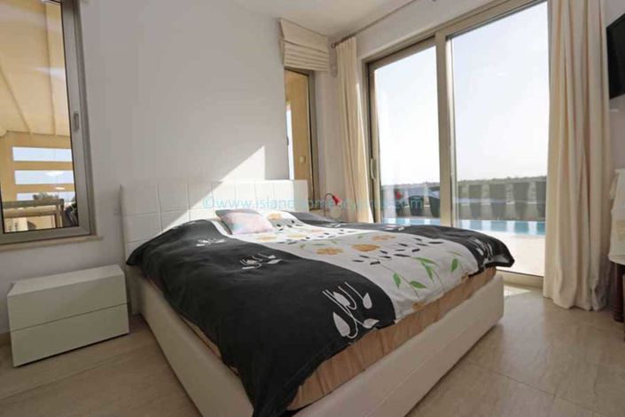 Image No.20-7 Bed Villa / Detached for sale