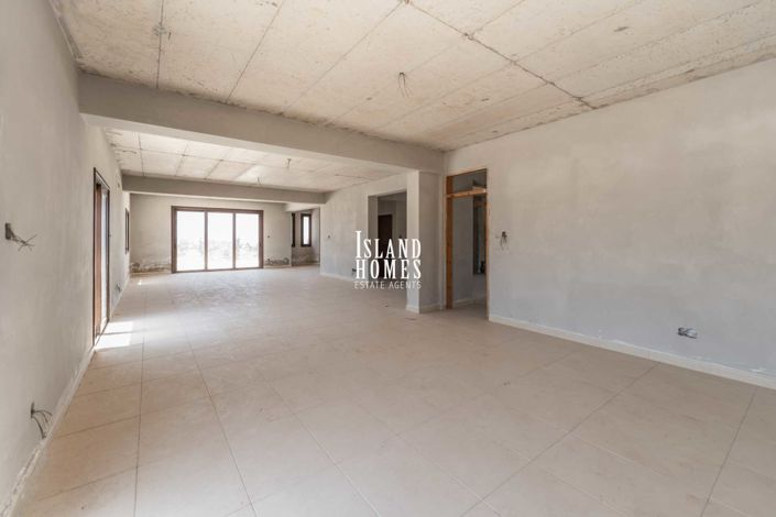 Image No.5-4 Bed Villa / Detached for sale