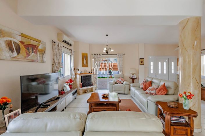 Image No.9-3 Bed Villa / Detached for sale