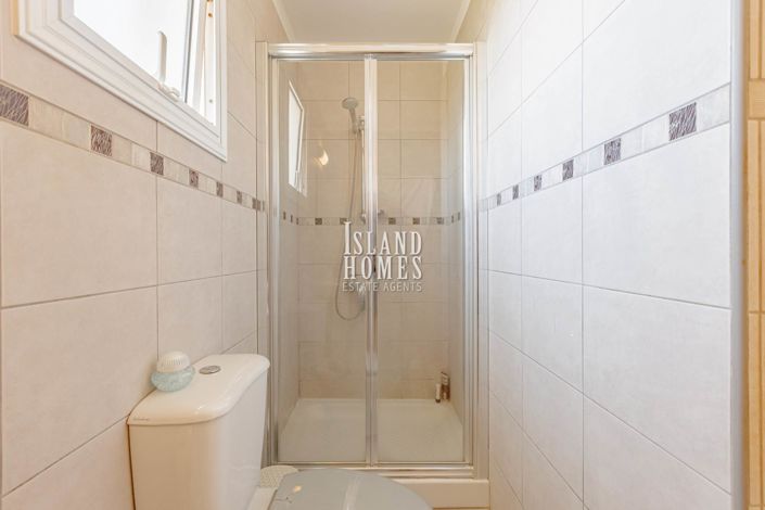 Image No.20-3 Bed Semi-Detached for sale