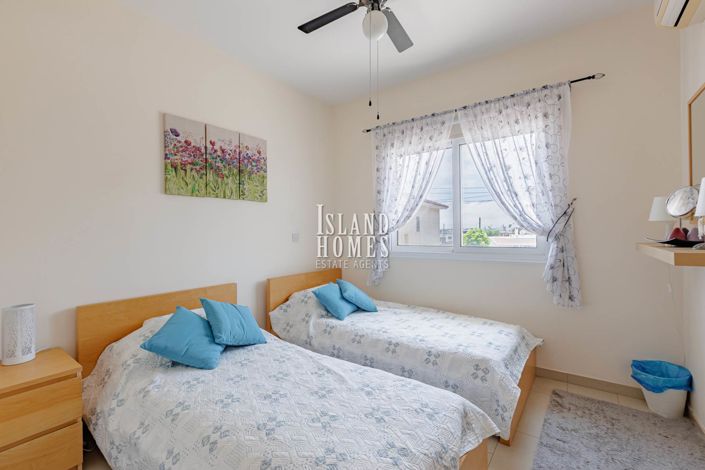 Image No.26-3 Bed Semi-Detached for sale