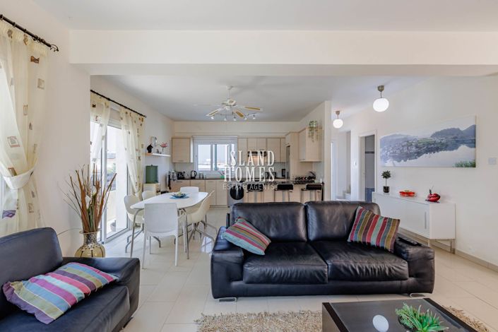 Image No.10-3 Bed Semi-Detached for sale