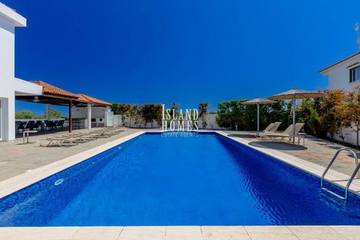 Image No.8-7 Bed Villa for sale