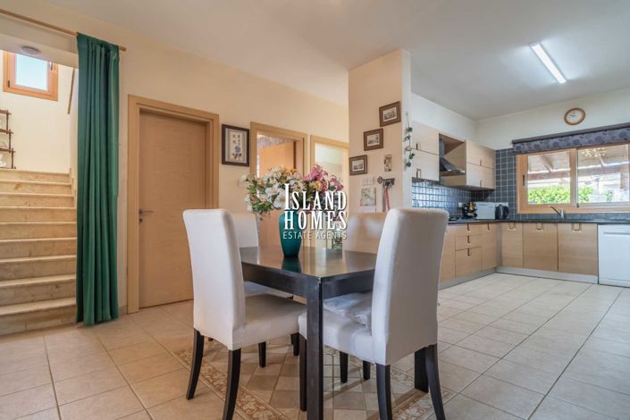 Image No.6-3 Bed Villa / Detached for sale