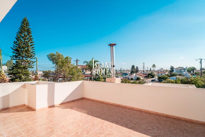 Image No.9-3 Bed Villa / Detached for sale