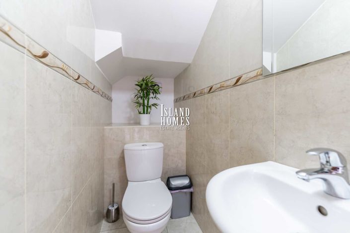 Image No.14-3 Bed Semi-Detached for sale
