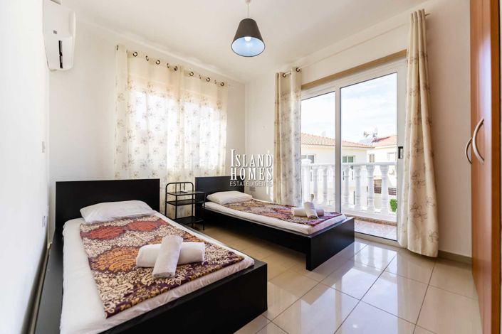 Image No.19-3 Bed Semi-Detached for sale