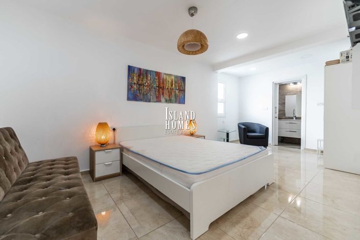 Image No.22-3 Bed Semi-Detached for sale