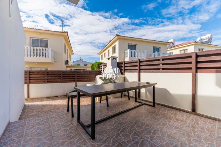 Image No.26-3 Bed Semi-Detached for sale