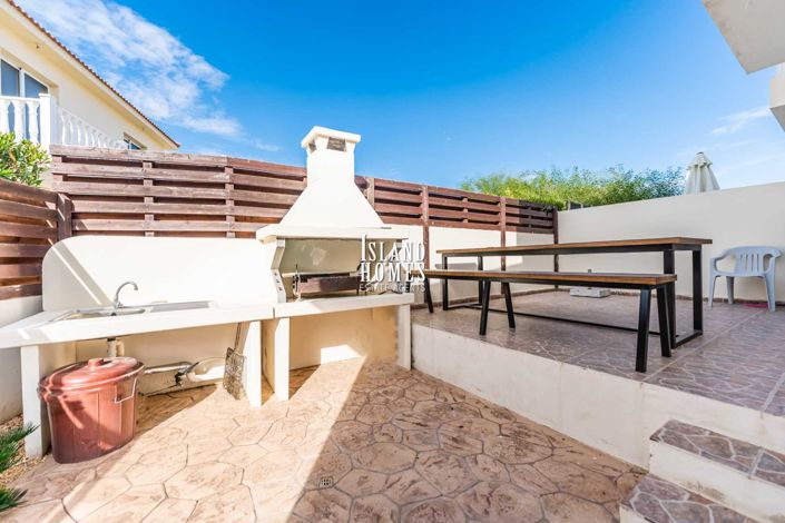 Image No.28-3 Bed Semi-Detached for sale