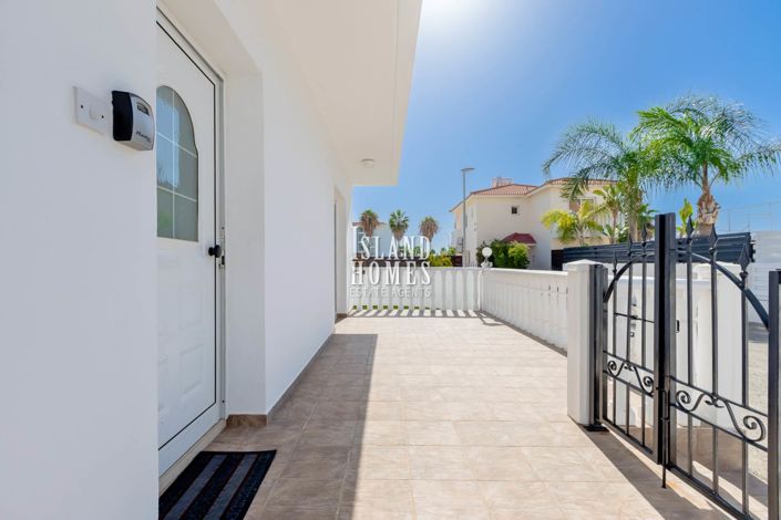 Image No.14-2 Bed Villa / Detached for sale