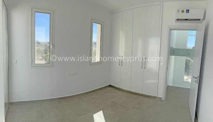 Image No.8-3 Bed Villa / Detached for sale