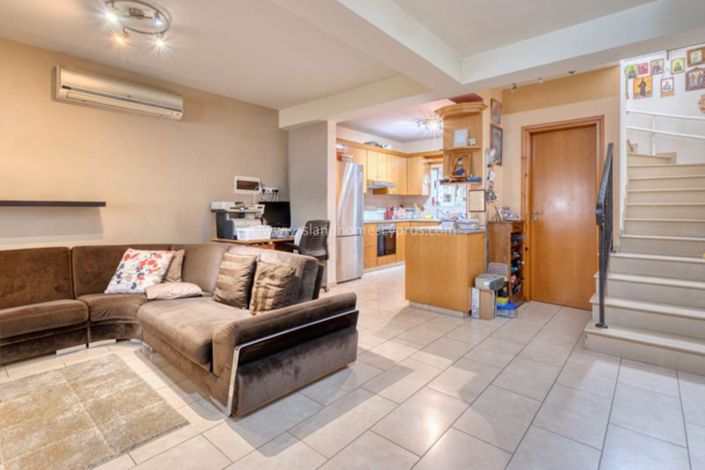 Image No.2-3 Bed Townhouse for sale