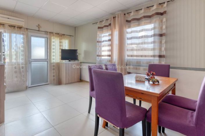 Image No.6-3 Bed Townhouse for sale