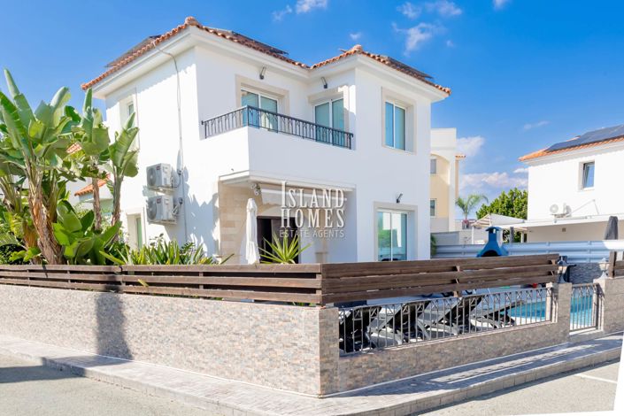 Image No.20-2 Bed Villa / Detached for sale
