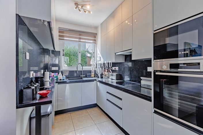 Image No.5-2 Bed Villa / Detached for sale