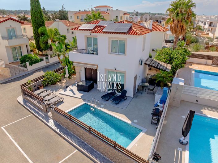 Image No.8-2 Bed Villa / Detached for sale
