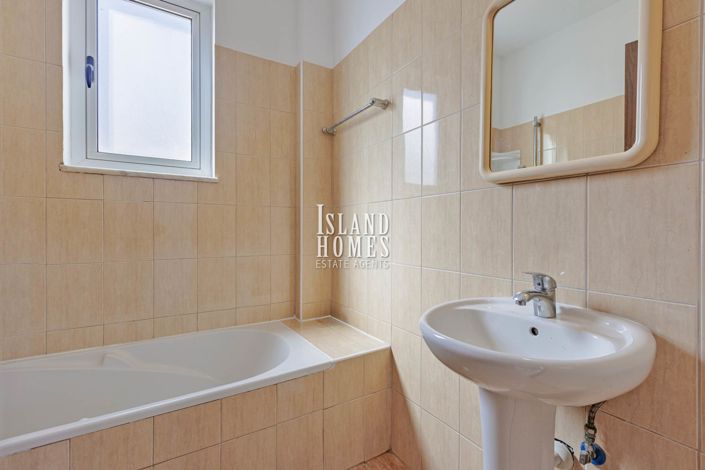 Image No.25-3 Bed Villa for sale