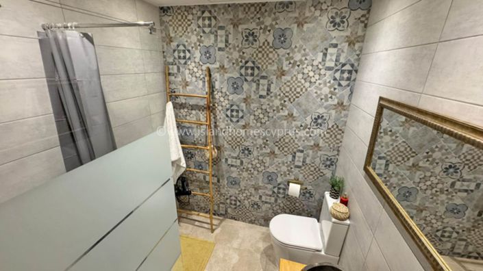Image No.10-2 Bed Apartment for sale