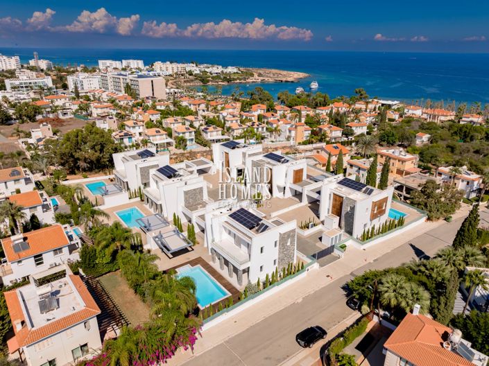 Image No.37-5 Bed Villa / Detached for sale