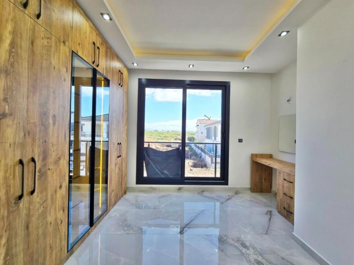 Image No.28-4 Bed Villa / Detached for sale