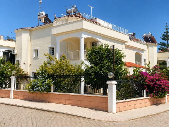 Image No.4-4 Bed Semi-Detached for sale