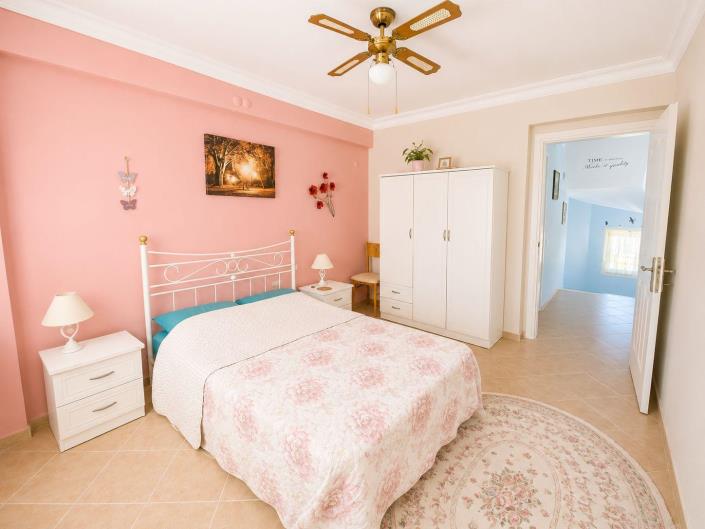 Image No.34-4 Bed Semi-Detached for sale